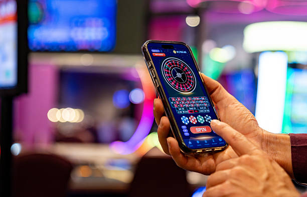 vegawin roulette table with spinning wheel